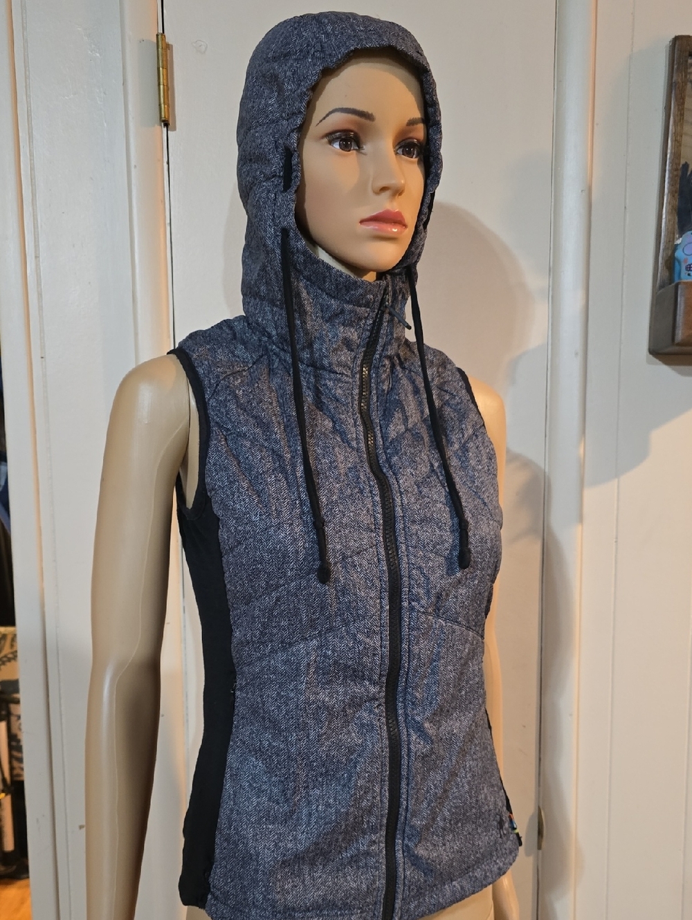 Smartwool Gray Quilted Hooded Sleeveless Vest with Black Panels